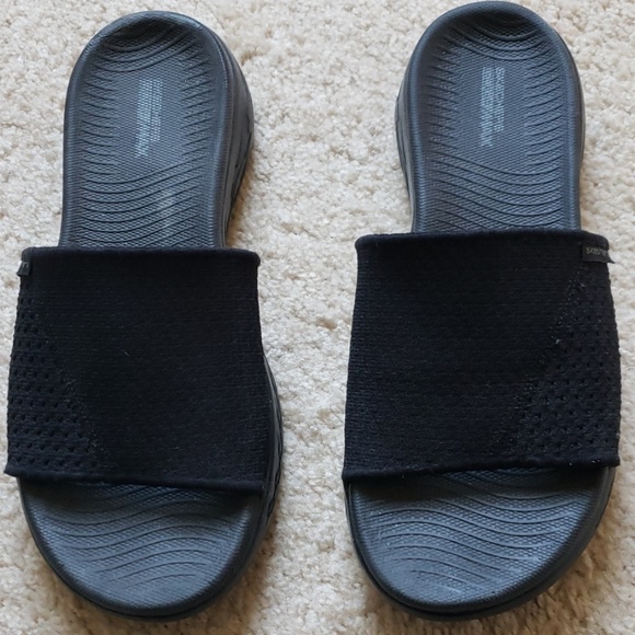 skechers slide on